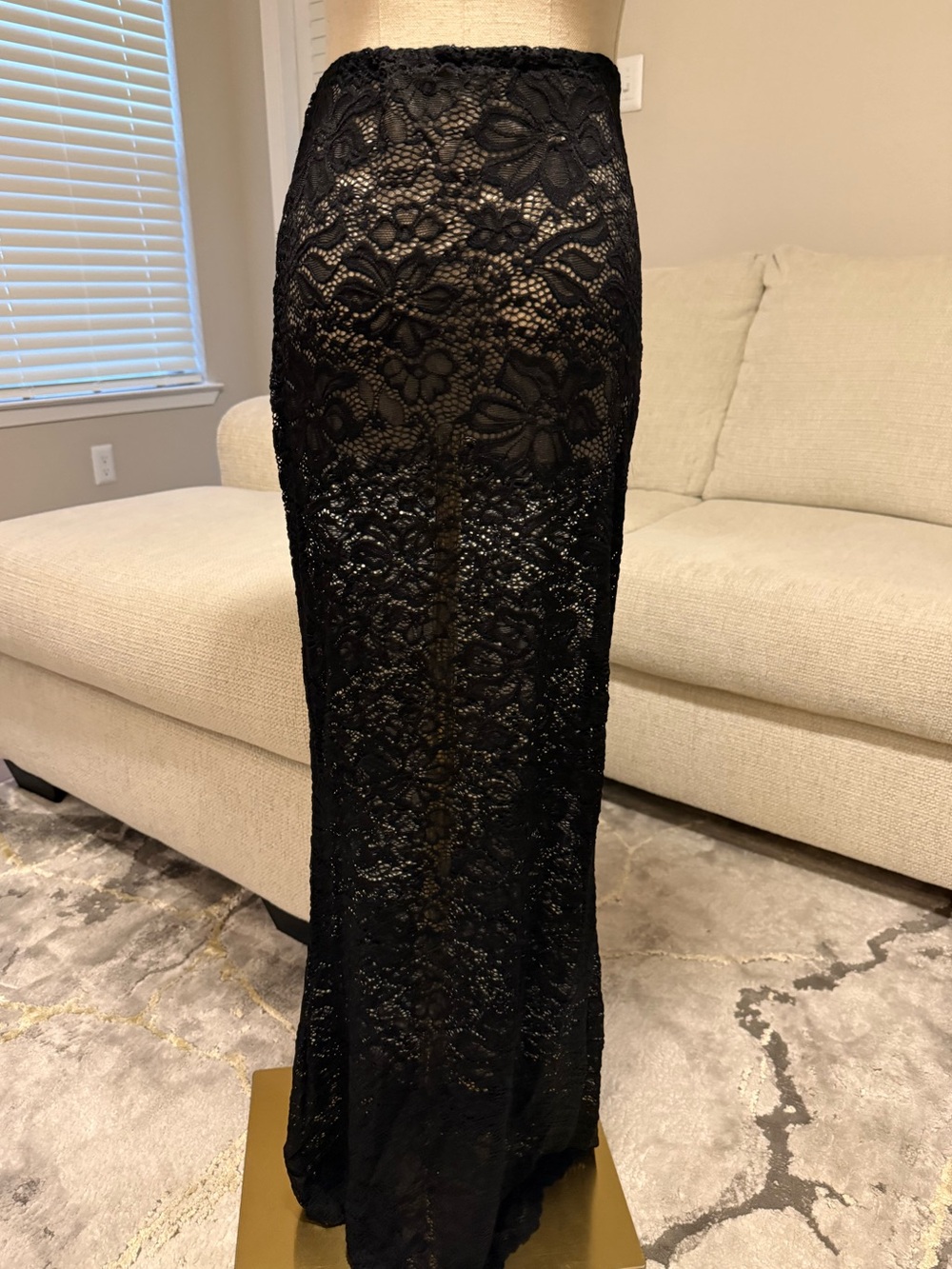 Black Lace Maxi Skirt - Picture 3 of 4